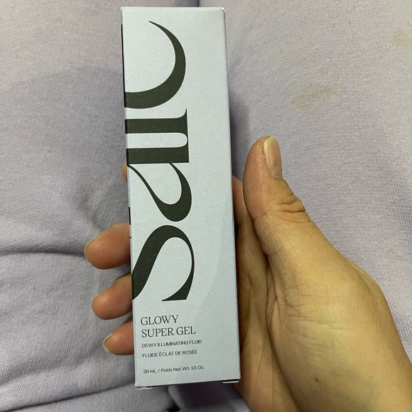Saie Other - Saie Glowy Super Gel Lightweight Dewy